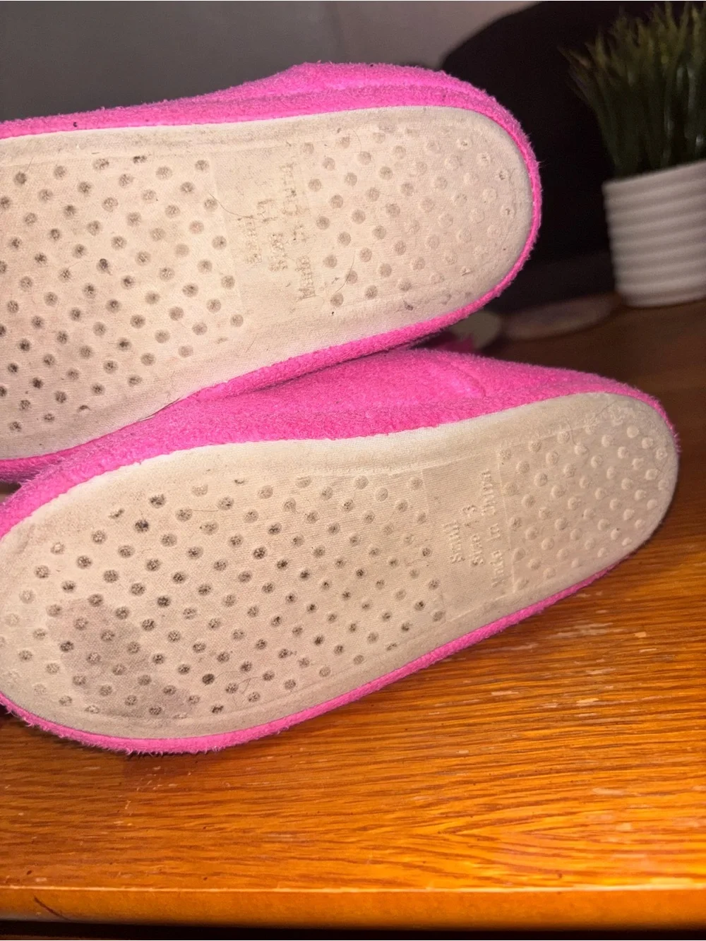 isotoner Kids Hot Pink Fuzzy Cuff Slippers